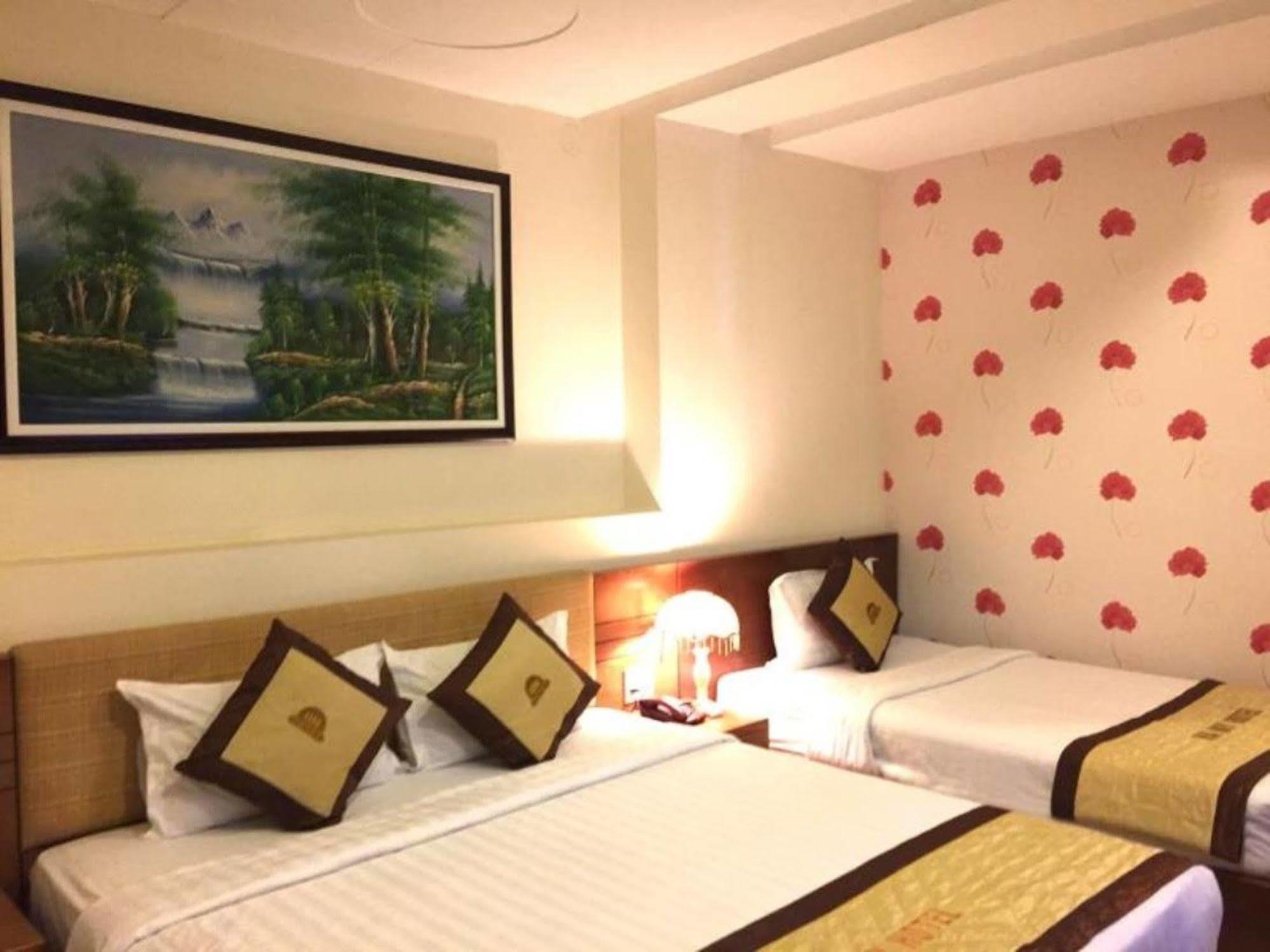 Cosmo Central Hotel Ho Chi Minh Buitenkant foto